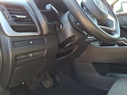 Used 2023 Nissan Rogue SV image 17