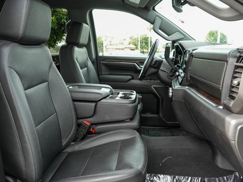 Used 2024 GMC Sierra 1500 SLT image 17