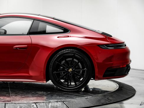 Used 2024 Porsche 911 Carrera w/ Premium Package image 7