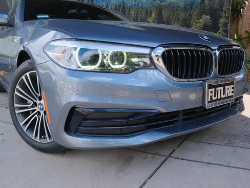 Used 2019 BMW 530i w/ Convenience Package RWD image 6