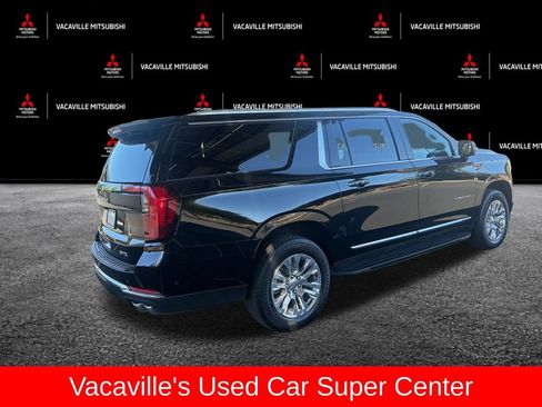 Used 2025 GMC Yukon XL Denali AWD/4WD image 5