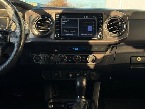 Certified 2023 Toyota Tacoma TRD Off-Road image 15