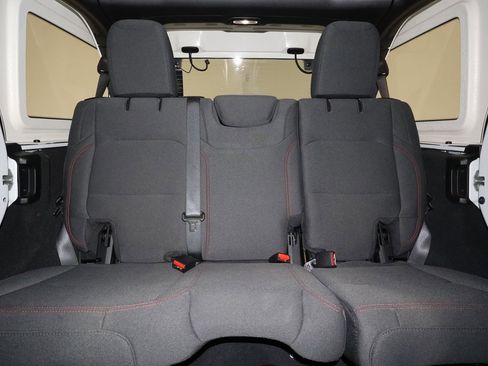 Used 2024 Jeep Wrangler Unlimited Rubicon image 30