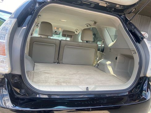 Used 2014 Toyota Prius V Five FWD image 21