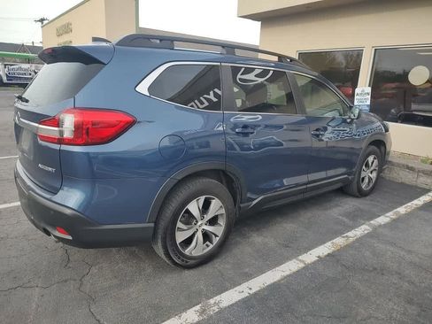 Used 2022 Subaru Ascent Premium w/ Convenience Package AWD/4WD image 2