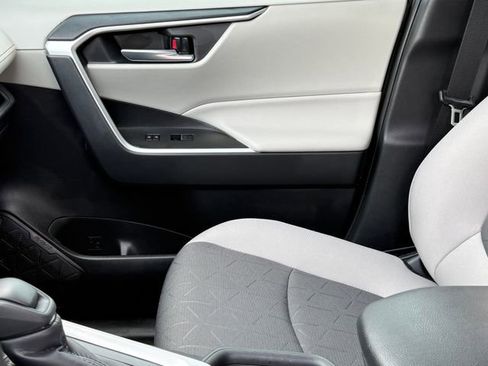 Used 2025 Toyota RAV4 XLE w/ Convenience Package image 14