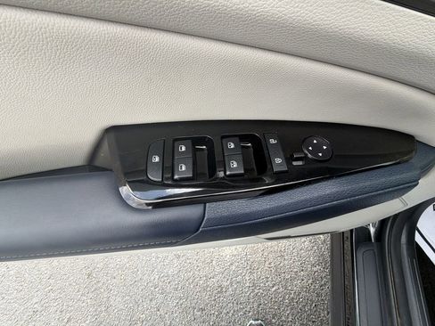 Used 2024 Kia Sportage EX image 19