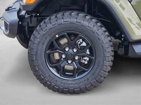 New 2026 Jeep Gladiator Sport AWD/4WD image 11