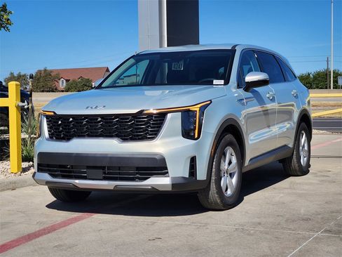 New 2026 Kia Sorento LX image 2