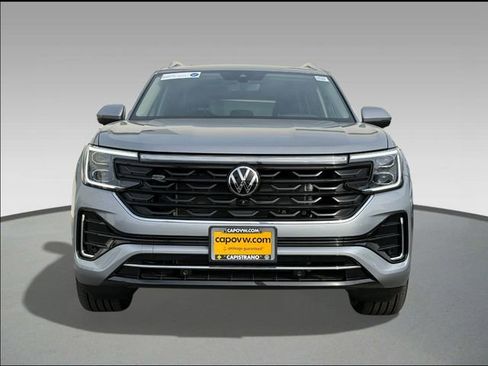 Used 2025 Volkswagen Atlas SEL Premium R-Line image 2