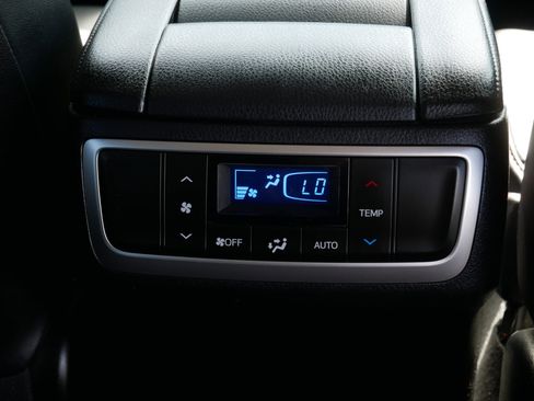 Used 2019 Toyota Highlander XLE w/ Protection Package #3 AWD/4WD image 12