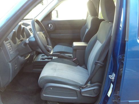 Used 2009 Dodge Nitro SE image 14