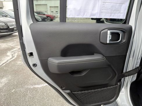 Used 2022 Jeep Wrangler Unlimited Sahara 4xe w/ Cold Weather Group image 13