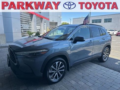 Used 2023 Toyota Corolla Cross XLE w/ Convenience Package AWD/4WD image 1