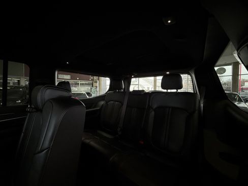 Used 2022 Jeep Wagoneer Series III w/ Premium Group I AWD/4WD image 30