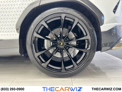 Used 2020 Lamborghini Urus image 22