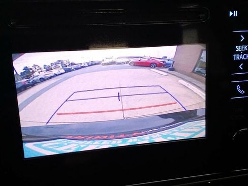 Used 2019 Toyota Corolla LE image 18