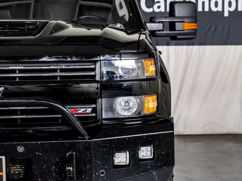 Used 2019 Chevrolet Silverado 2500 LTZ w/ Duramax Plus Package image 40