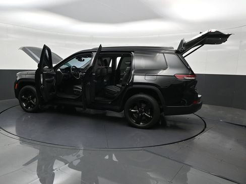 Used 2022 Jeep Grand Cherokee L Limited w/ Black Appearance Package RWD image 40