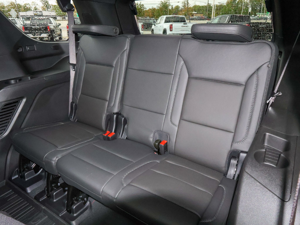 New 2026 GMC Yukon Denali w/ Denali Reserve Package AWD/4WD image 15