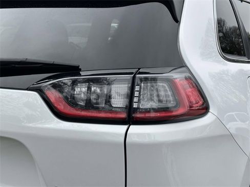 Certified 2019 Jeep Cherokee Limited image 11