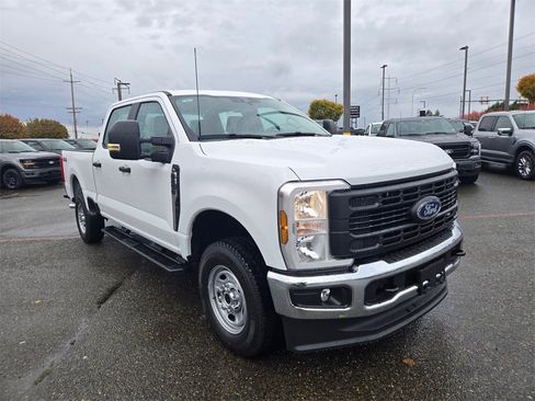 New 2026 Ford F250 XL w/ XL Chrome Package image 3