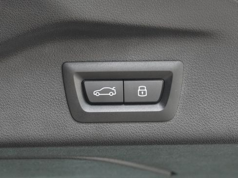 Used 2024 BMW X7 M60i w/ Executive Package image 41