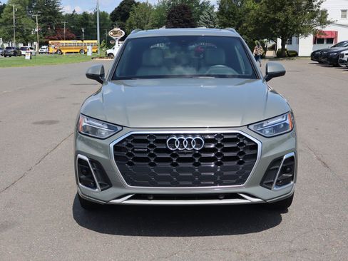 Used 2023 Audi Q5 2.0T Premium Plus w/ Premium Plus Package AWD/4WD image 2