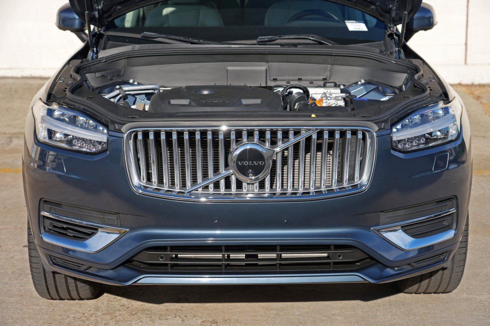 Used 2024 Volvo XC90 T8 Plus w/ Protection Package Premier AWD/4WD image 8