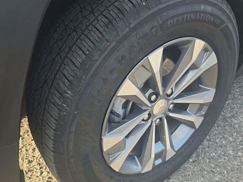 Used 2025 Chevrolet Equinox LT image 11