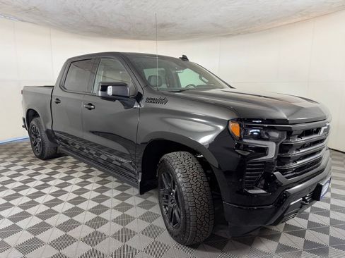 Certified 2025 Chevrolet Silverado 1500 High Country w/ Midnight Edition AWD/4WD image 3