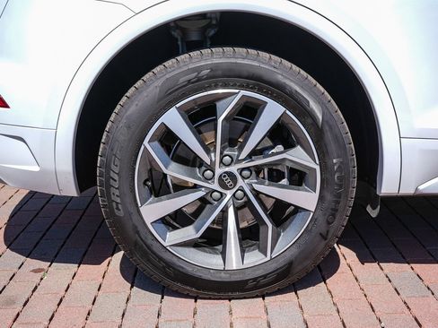Certified 2023 Audi Q5 2.0T Premium w/ Convenience Package AWD/4WD image 12