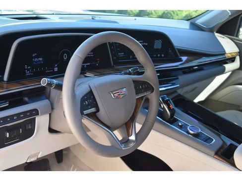Used 2022 Cadillac Escalade Premium Luxury Platinum image 11