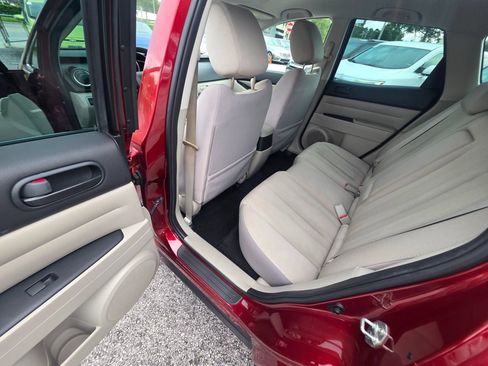 Used 2011 MAZDA CX-7 i SV FWD image 12