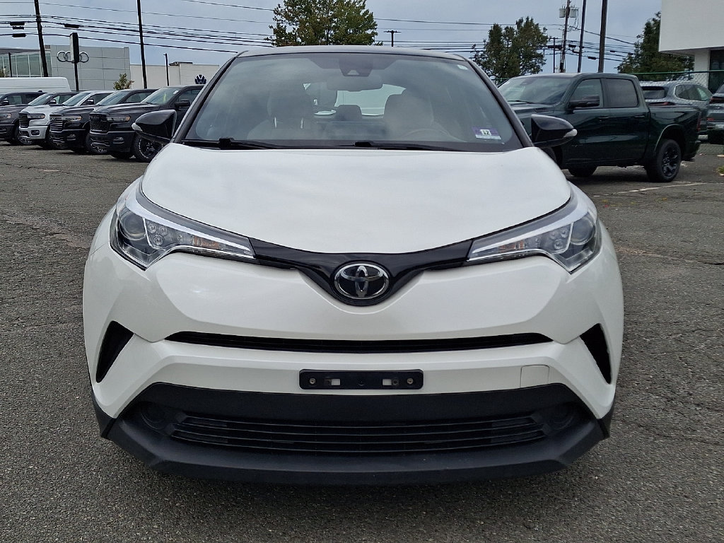 Used 2019 Toyota C-HR XLE FWD image 5