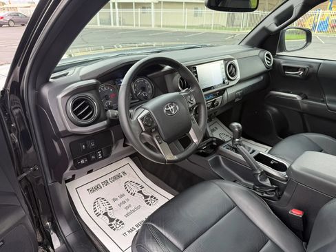 Used 2023 Toyota Tacoma TRD Off-Road w/ TRD Premium Off Road Package AWD/4WD image 16