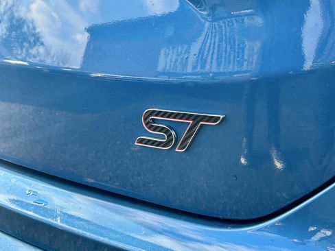 Used 2019 Ford Edge ST w/ Cold Weather Package image 32