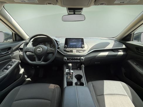 Certified 2025 Nissan Altima 2.5 S FWD image 7