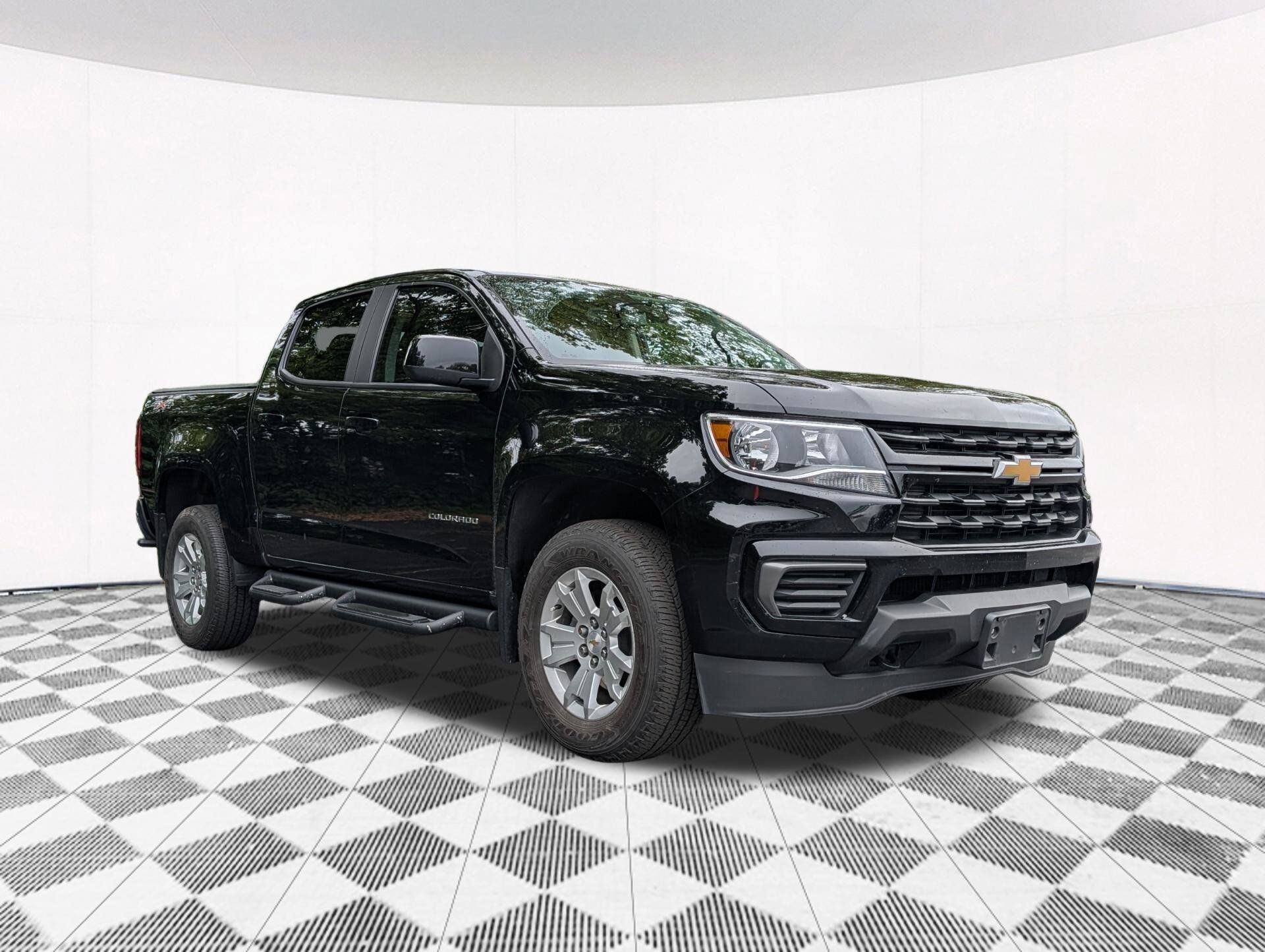 Used 2021 Chevrolet Colorado LT w/ Safety Package AWD/4WD image 15