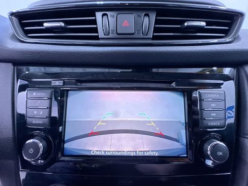 Used 2020 Nissan Rogue S FWD image 28