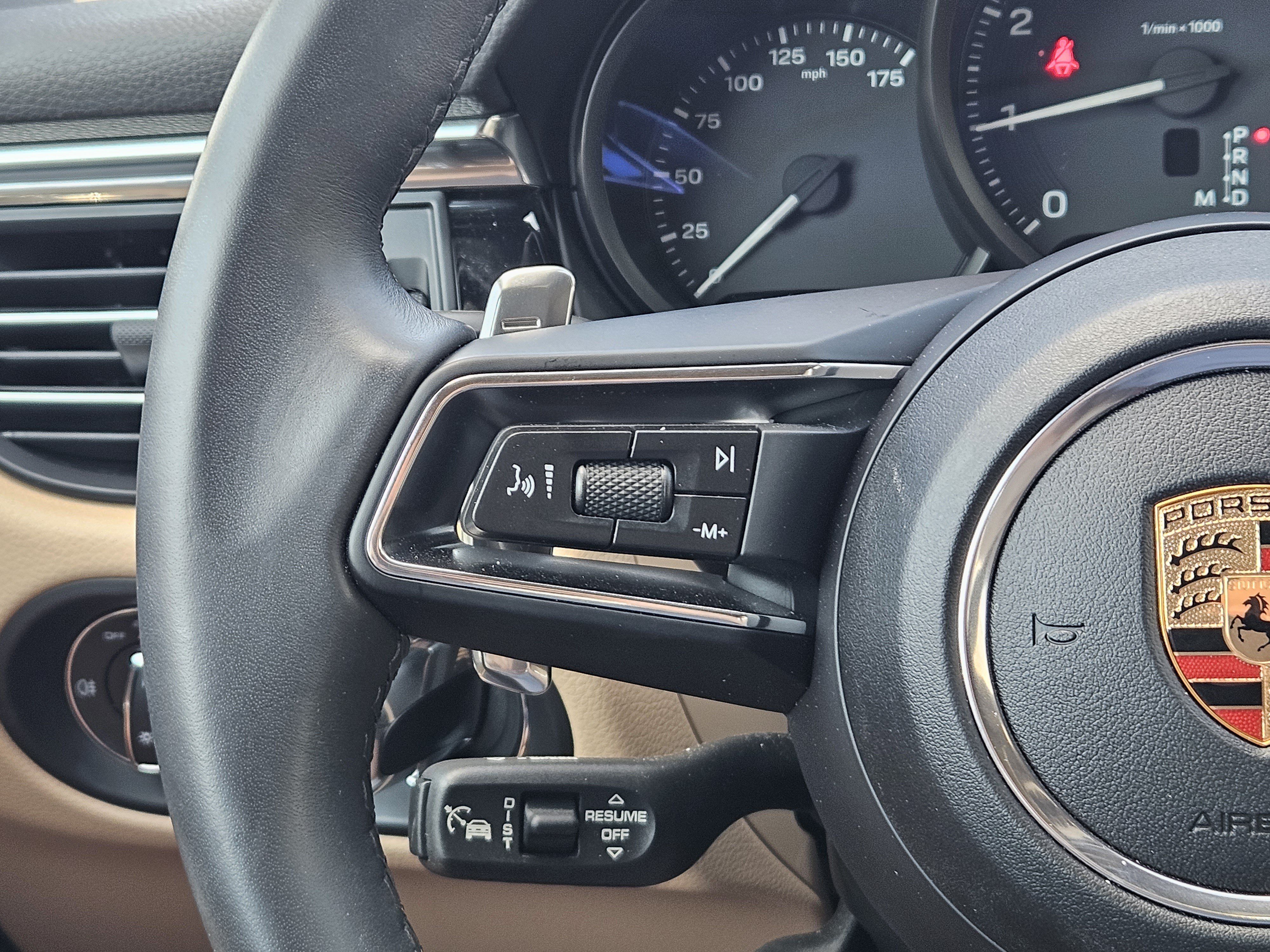 Certified 2026 Porsche Macan AWD/4WD image 26