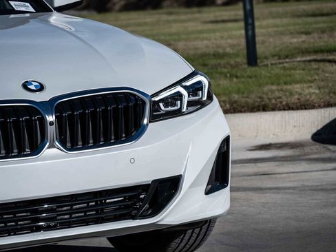 Used 2026 BMW 330i Sedan w/ Premium Package RWD image 6