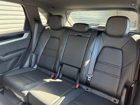 Certified 2026 Porsche Cayenne AWD/4WD image 24