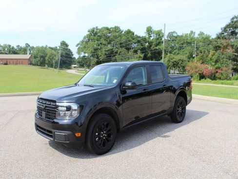 Used 2024 Ford Maverick Lariat w/ Black Appearance Package FWD image 2