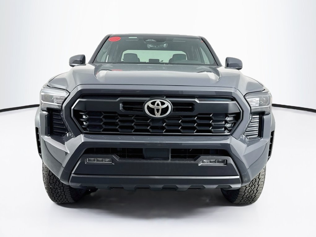Used 2025 Toyota Tacoma TRD Off-Road AWD/4WD image 2