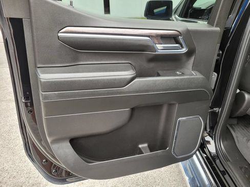 Used 2024 Chevrolet Silverado 1500 LTZ AWD/4WD image 16