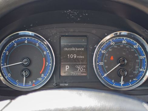 Used 2017 Toyota Corolla LE w/ LE Premium Package w/Moonroof FWD image 22