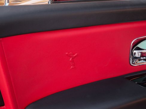 Used 2022 Rolls-Royce Cullinan w/ Cullinan Package image 20