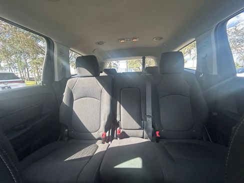 Used 2017 Chevrolet Traverse LT w/ Style and Technology Package image 13