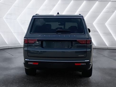 Used 2024 Jeep Wagoneer L Series II AWD/4WD image 5